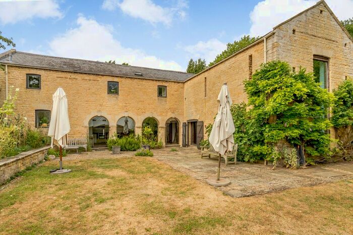4 Bedroom Barn Conversion To Rent In Casewick, Stamford, Lincolnshire, PE9