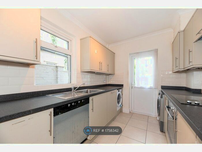 2 Bedroom Terraced House To Rent In Lebanon Road, Croydon, CR0