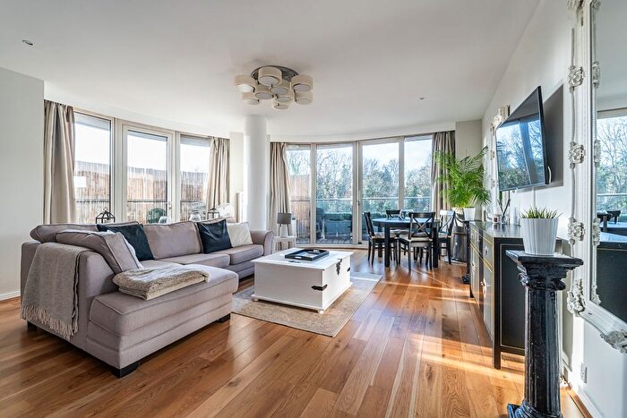 1 Bedroom Flat To Rent In Queenstown Road, London, SW11