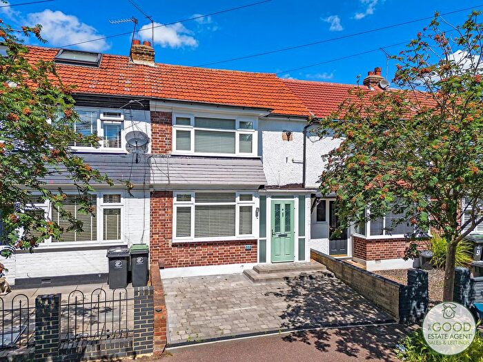 2 Bedroom Terraced House For Sale In Southern Drive, Loughton, IG10