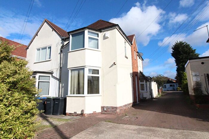 2 Bedroom Flat For Sale In Yew Tree Lane, Yardley, Birmingham, West Midlands, B26
