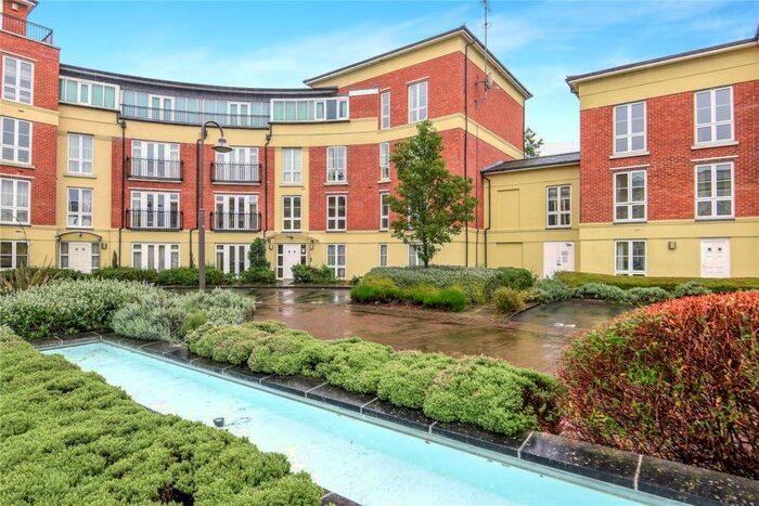 3 Bedroom Apartment To Rent In Trevelyan Court, Windsor, Berkshire, SL4
