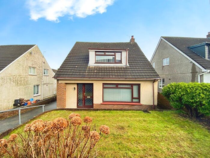 3 Bedroom Property To Rent In Chantal Avenue, Pen Y Fai, CF31
