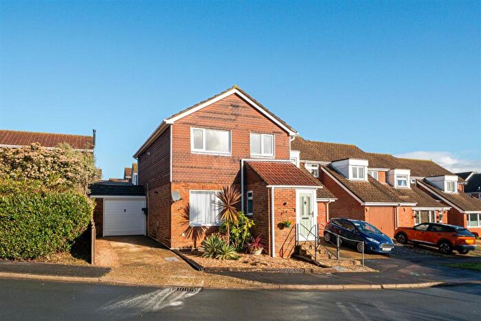 3 Bedroom Detached House For Sale In Garstons Close, Titchfield, PO14