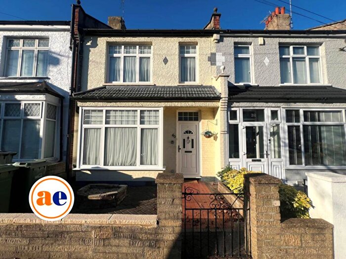 3 Bedroom House For Sale In Howarth Road, London ** Video & D Floorplan Available **, SE2