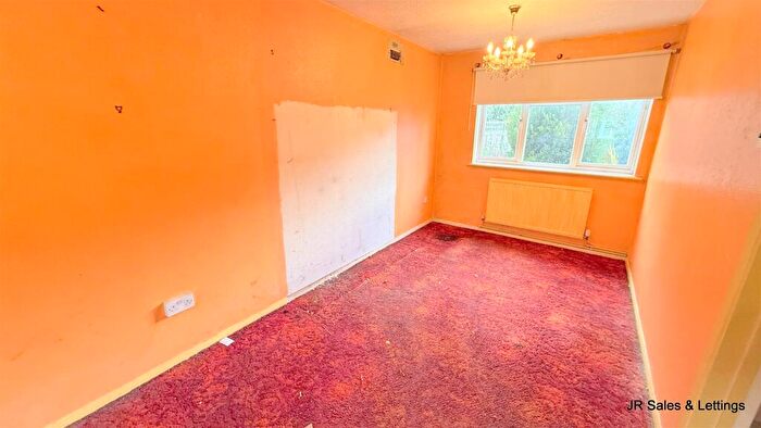 3 Bedroom End Of Terrace House For Sale In Kingsmead, Cheshunt, EN8