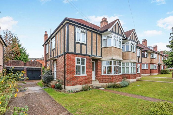 2 Bedroom Maisonette For Sale In Grove Avenue, Sutton, SM1