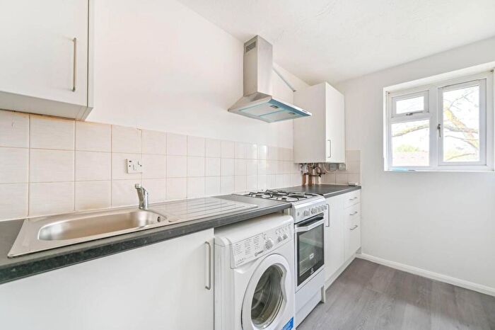 1 Bedroom Flat To Rent In Alliance Close, Wembley, HA0