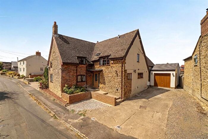 5 Bedroom Detached House For Sale In Wood Burcote, Towcester, NN12