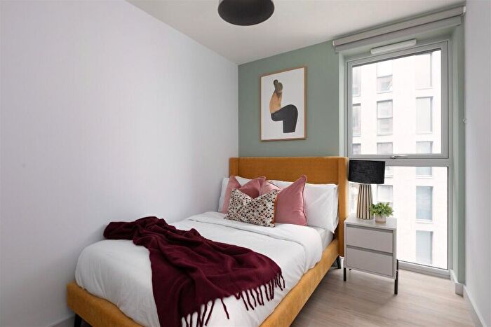 3 Bedroom Apartment To Rent In Dockside, Edinburgh, EH6