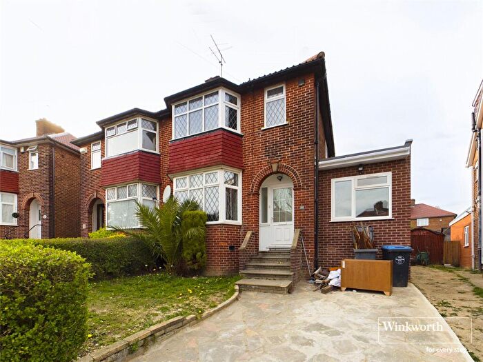 5 Bedroom Semi Detached House For Sale In Lodore Gardens, Kingsbury, London, NW9