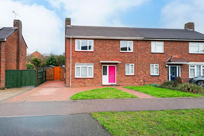 2 Bedroom Semi-Detached House For Sale In Weston Avenue, Leighton Buzzard, LU7