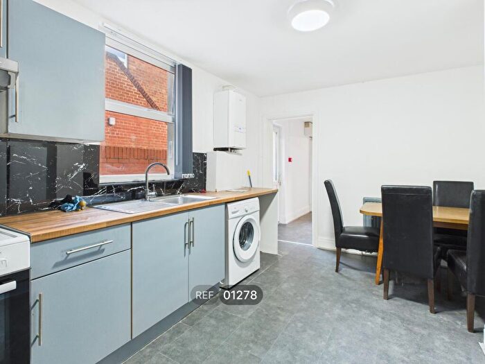2 Bedroom Apartment To Rent In Coltman Street, Hull, HU3