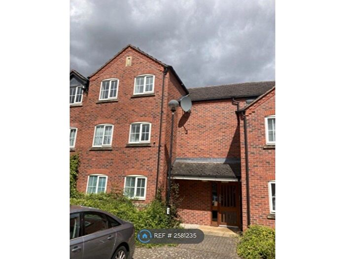 2 Bedroom Flat To Rent In Alcester Road, Stratford-Upon-Avon, CV37