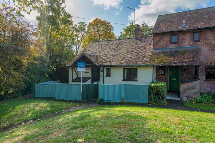 2 Bedroom Semi-Detached Bungalow For Sale In Barn Close, Denchworth, OX12