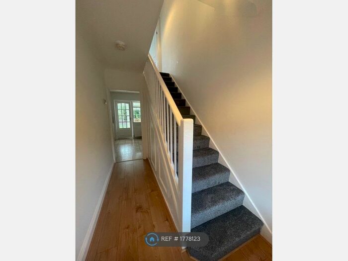 3 Bedroom Terraced House To Rent In Bournebridge Close, Hutton, Brentwood, CM13