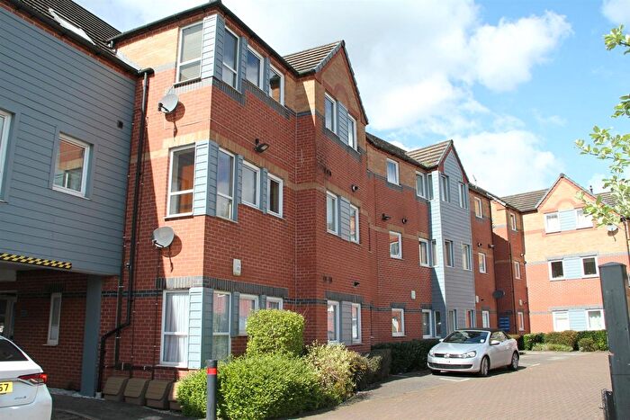 2 Bedroom Flat To Rent In Lowater Place, Carlton, Nottingham, NG4