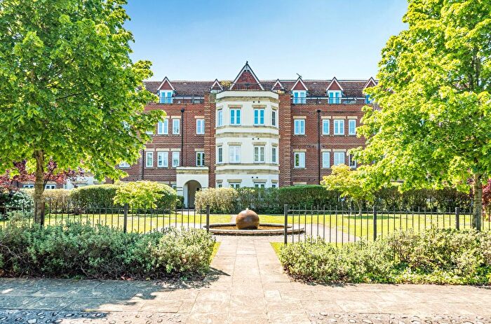 1 Bedroom Flat For Sale In Guildford, Surrey, GU1