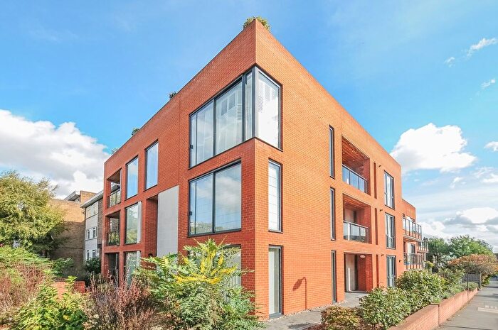 2 Bedroom Flat To Rent In Worple Road, Wimbledon, London, SW19