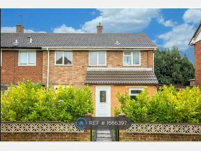 4 Bedroom End Of Terrace House To Rent In St. Stephens Road, Barnet, EN5