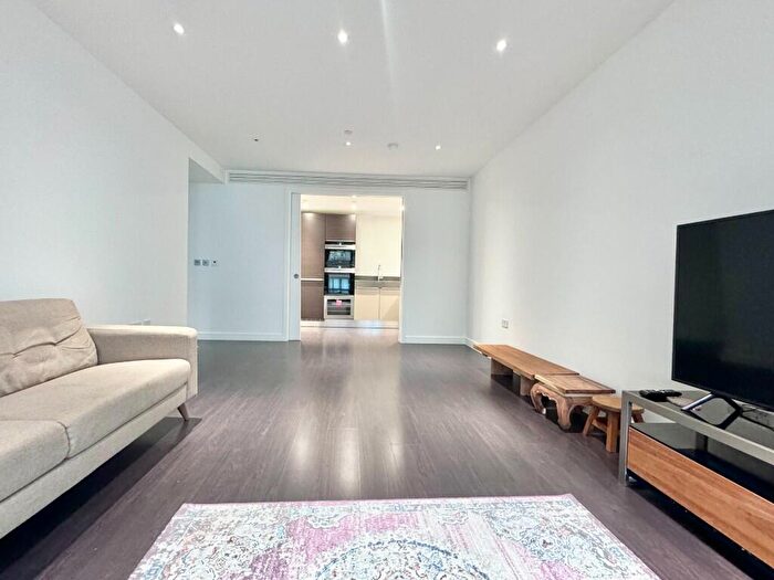 2 Bedroom Apartment To Rent In Alie Street, London, E1