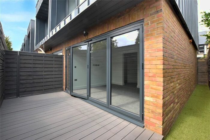 1 Bedroom Maisonette To Rent In Clark Mews, Fearnley Road, Watford, Herts, WD18