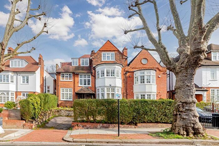 3 Bedroom Flat For Sale In Ferncroft Avenue, Hampstead, NW3