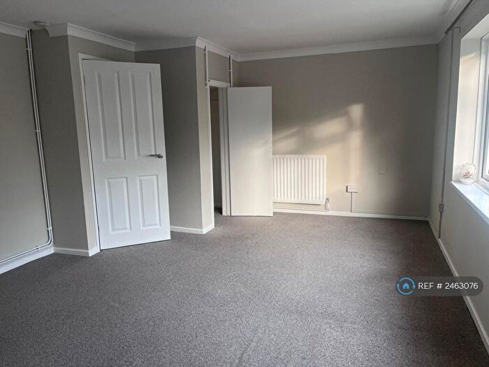 3 Bedroom Maisonette To Rent In Larch House, Cardiff, CF14