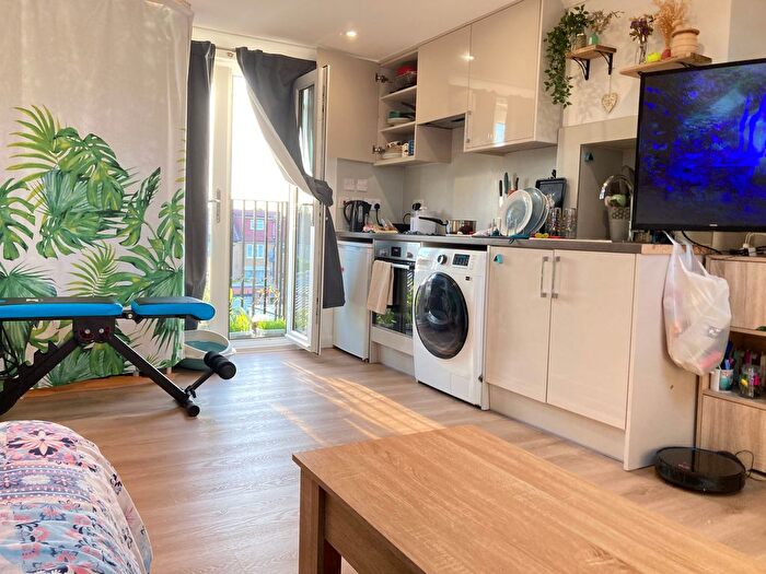 Studio To Rent In Very Near Middleton Avenue Area, Greenford, UB6