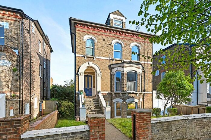 1 Bedroom Flat For Sale In The Avenue, Queens Park, NW6