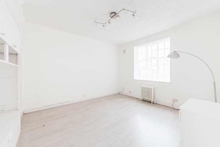 Studio To Rent In Belsize Grove, London, NW3