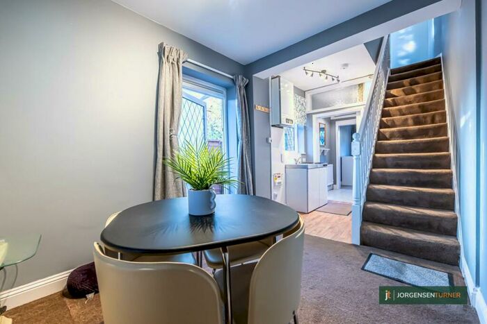 2 Bedroom Flat To Rent In Brockley Avenue, Stanmore, HA7