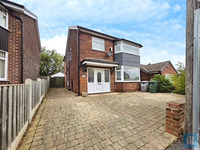 3 Bedroom Detached House To Rent In Ennerdale Road, Dewsbury, West Yorkshire, WF12