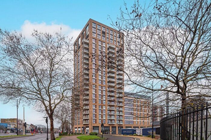 2 Bedroom Flat To Rent In Duncombe House, Woolwich Riverside, London, SE18