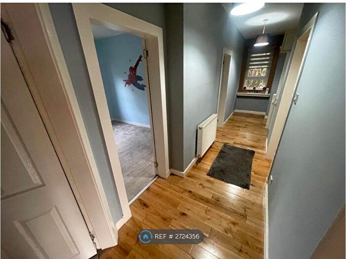 3 Bedroom Flat To Rent In Thornliebank, Thornliebank, Glasgow, G46