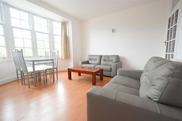 2 Bedroom Flat To Rent In Hagley Road, Edgbaston, Birmingham, B16