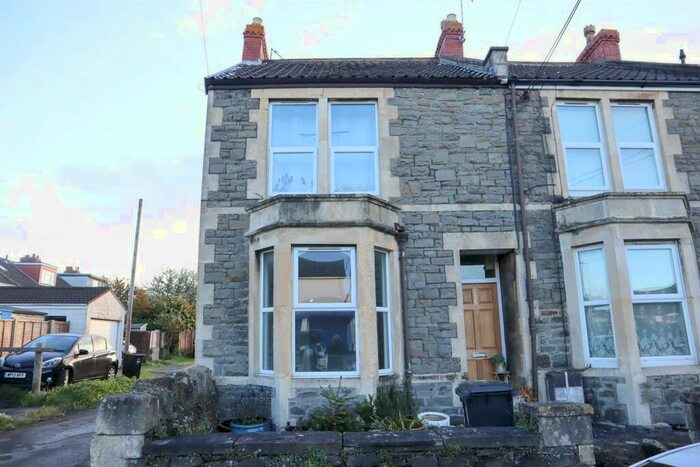 2 Bedroom Apartment To Rent In Kenn Road, Clevedon, BS21