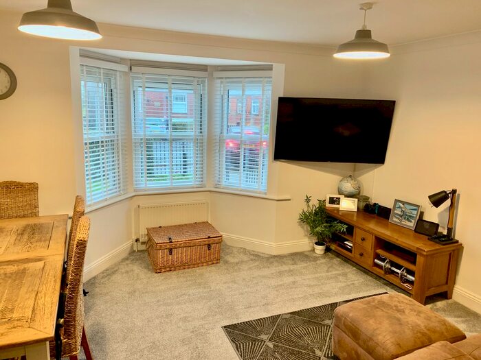 2 Bedroom Flat To Rent In Hastings Road, Tunbridge Wells, TN2