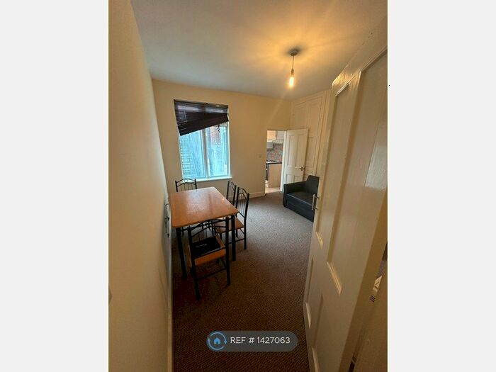 1 Bedroom Flat To Rent In Pool Road, Leicester, LE3