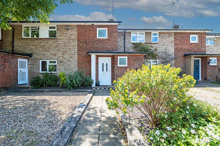 3 Bedroom Terraced House For Sale In Oakley Road, Harpenden, AL5