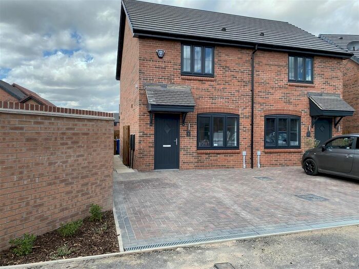 2 Bedroom Semi-Detached House To Rent In Pooley Avenue, Howden, East Yorkshire, DN14