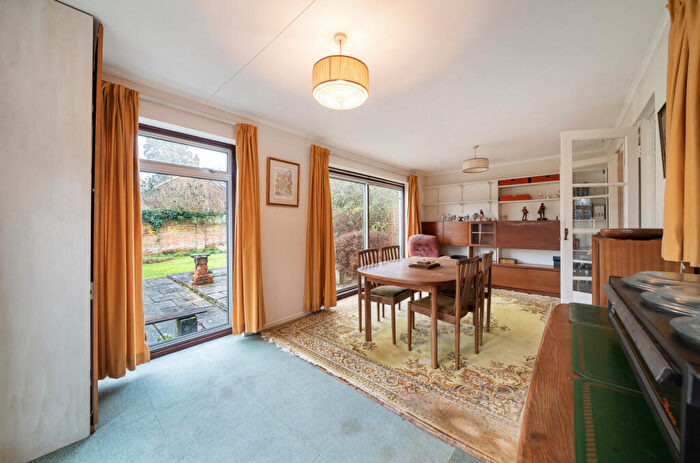 2 Bedroom Bungalow For Sale In Foyle Park, Basingstoke, Hampshire, RG21
