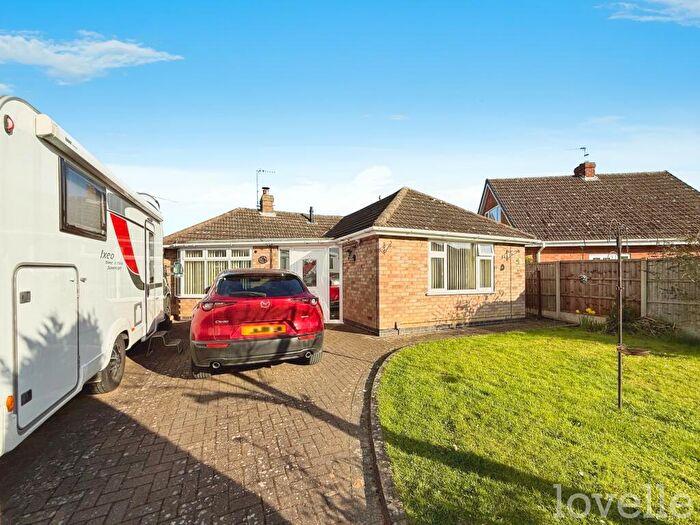 2 Bedroom Detached Bungalow For Sale In Redwood Drive, Waddington, LN5