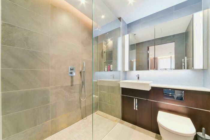 2 Bedroom Flat For Sale In Glacier House, The Residence, Nine Elms, SW11