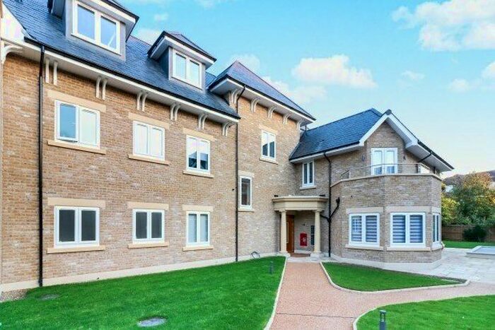 2 Bedroom Flat To Rent In Calshot Way, Enfield, EN2