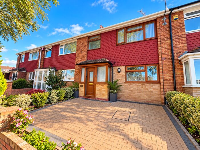 3 Bedroom Terraced House For Sale In St. Olams Close, Luton, Bedfordshire, LU3