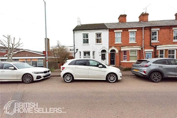 4 Bedroom End Terrace House For Sale In Badby Road, Daventry, Northamptonshire, NN11