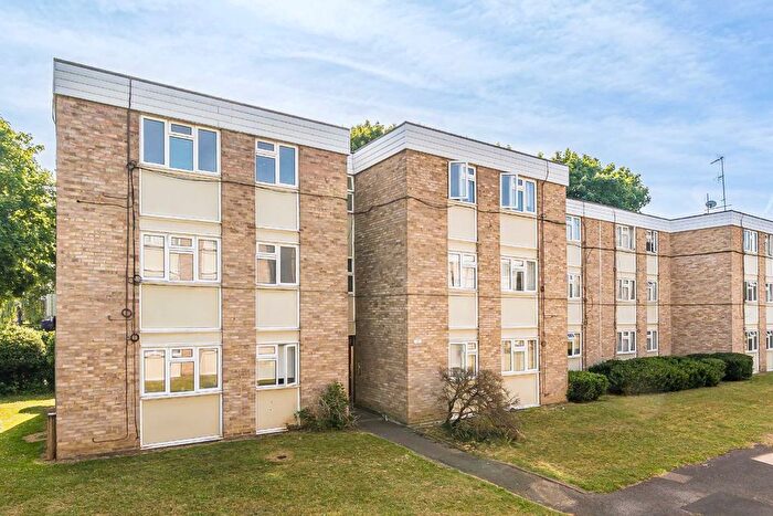 2 Bedroom Flat To Rent In Townshend Terrace, Richmond, TW9