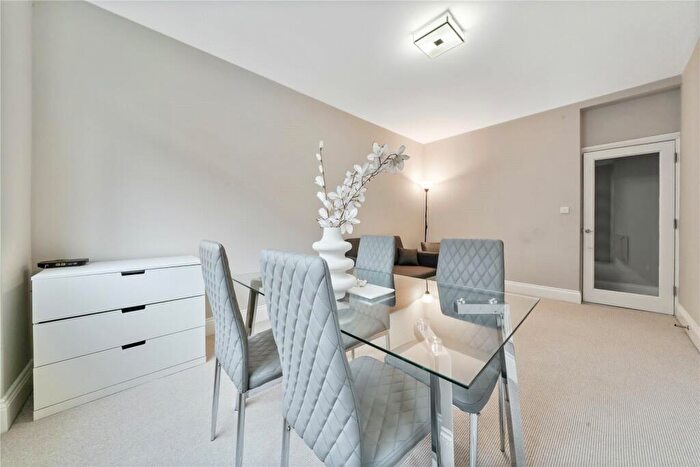 1 Bedroom Flat To Rent In Townshend Court, Shannon Place, NW8