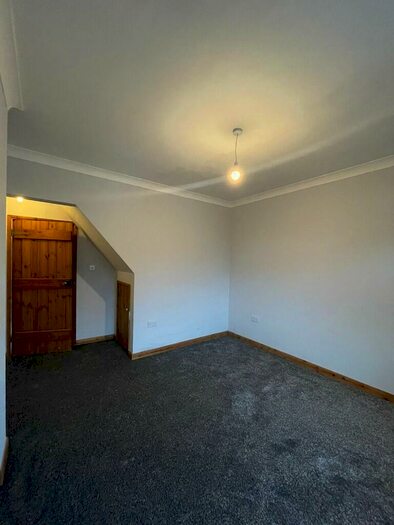 3 Bedroom Terraced House To Rent In Canal Wharf, Chesterfield, Derbyshire, S41